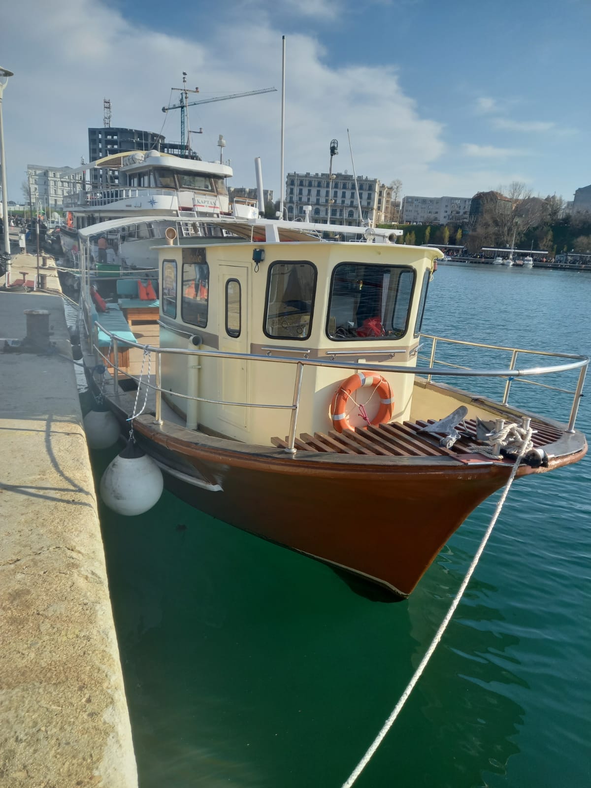 PARTY & DRINKS & FUN