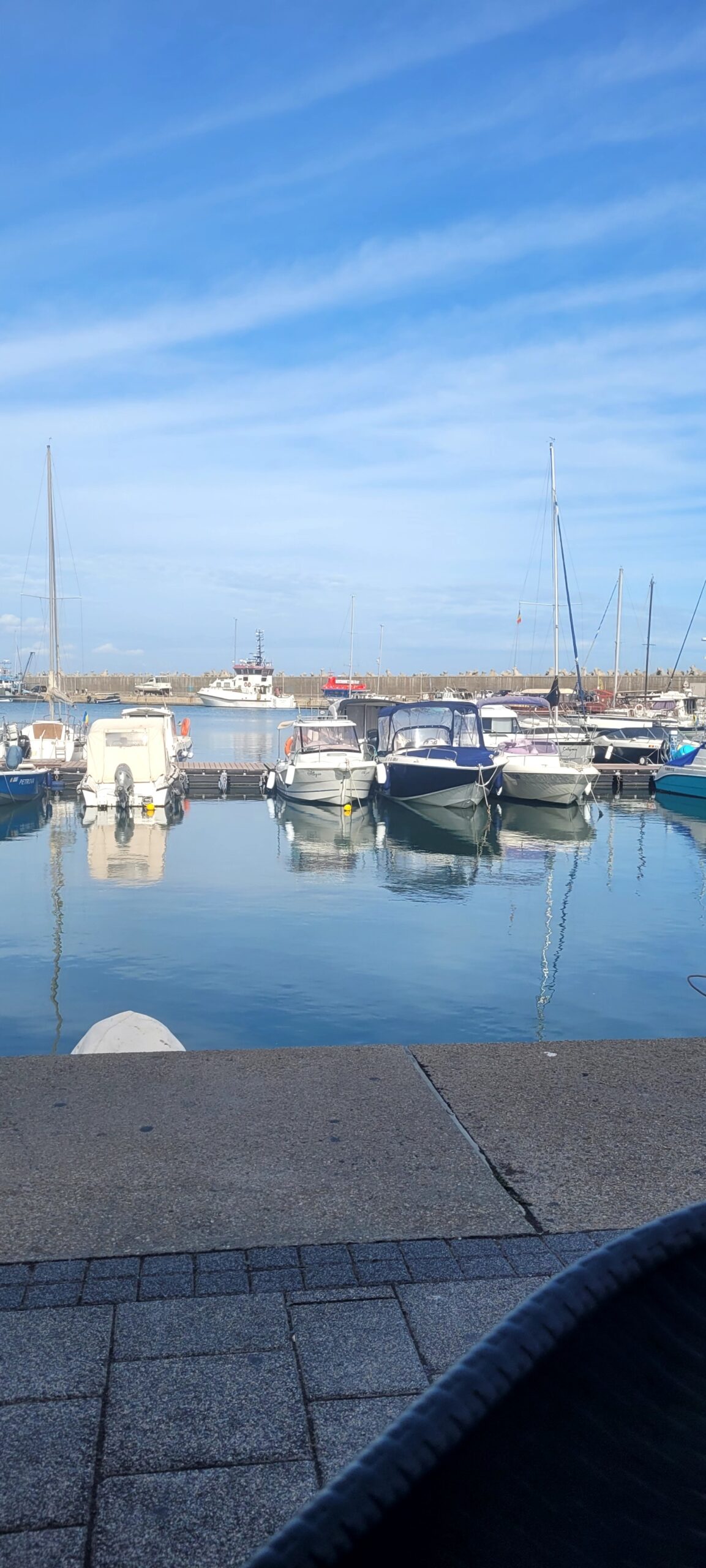 PARTY & DRINKS & FUN