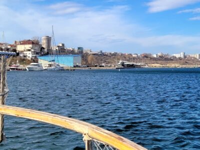 PARTY & DRINKS & FUN PARTY & DRINKS & FUN